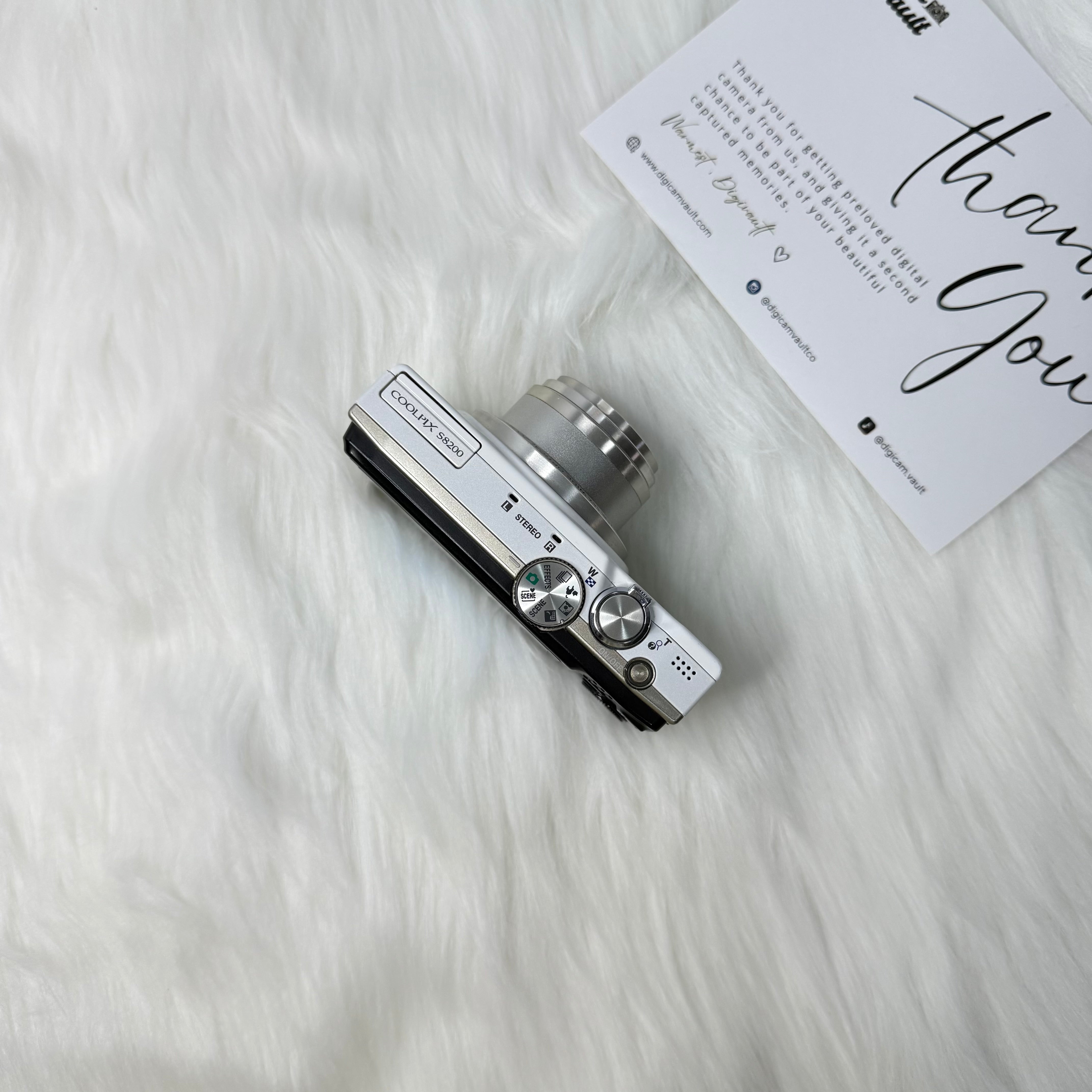NIKON COOLPIX S8200 [WHITE]
