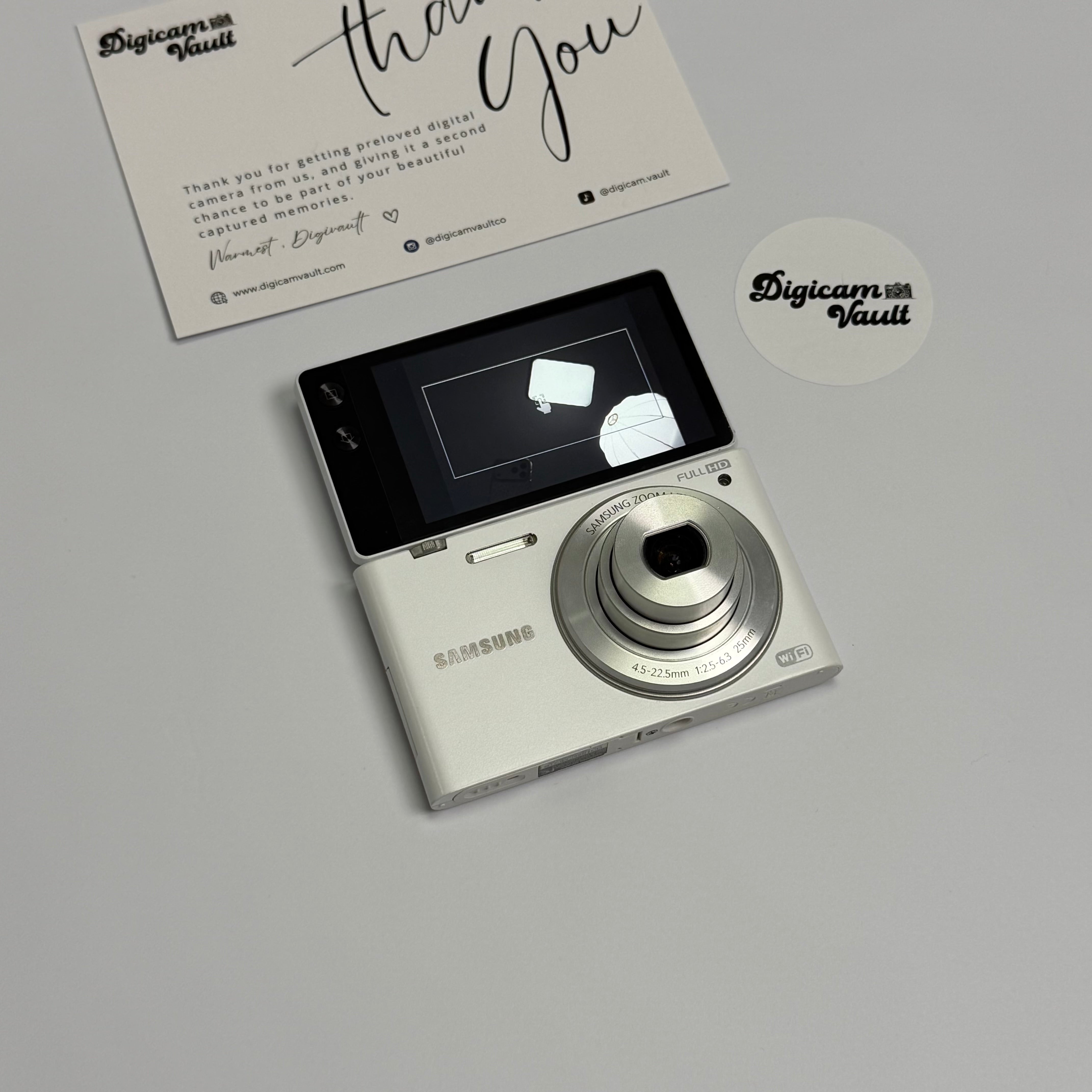 Samsung MV900F Camera White