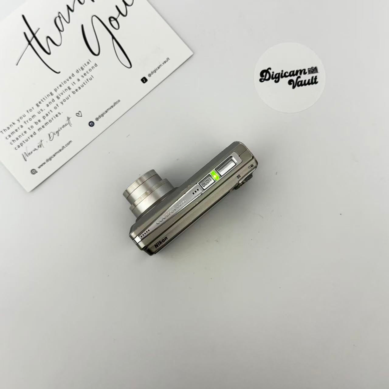 NIKON COOLPIX S600 [SILVER]