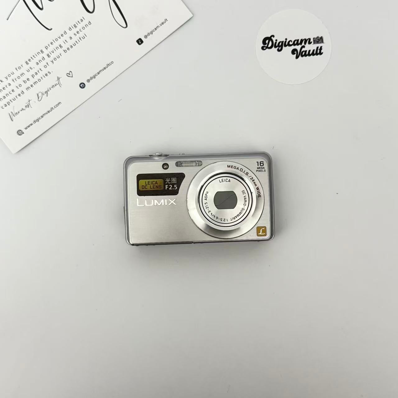 PANASONIC LUMIX DMC-FH8 [SILVER]