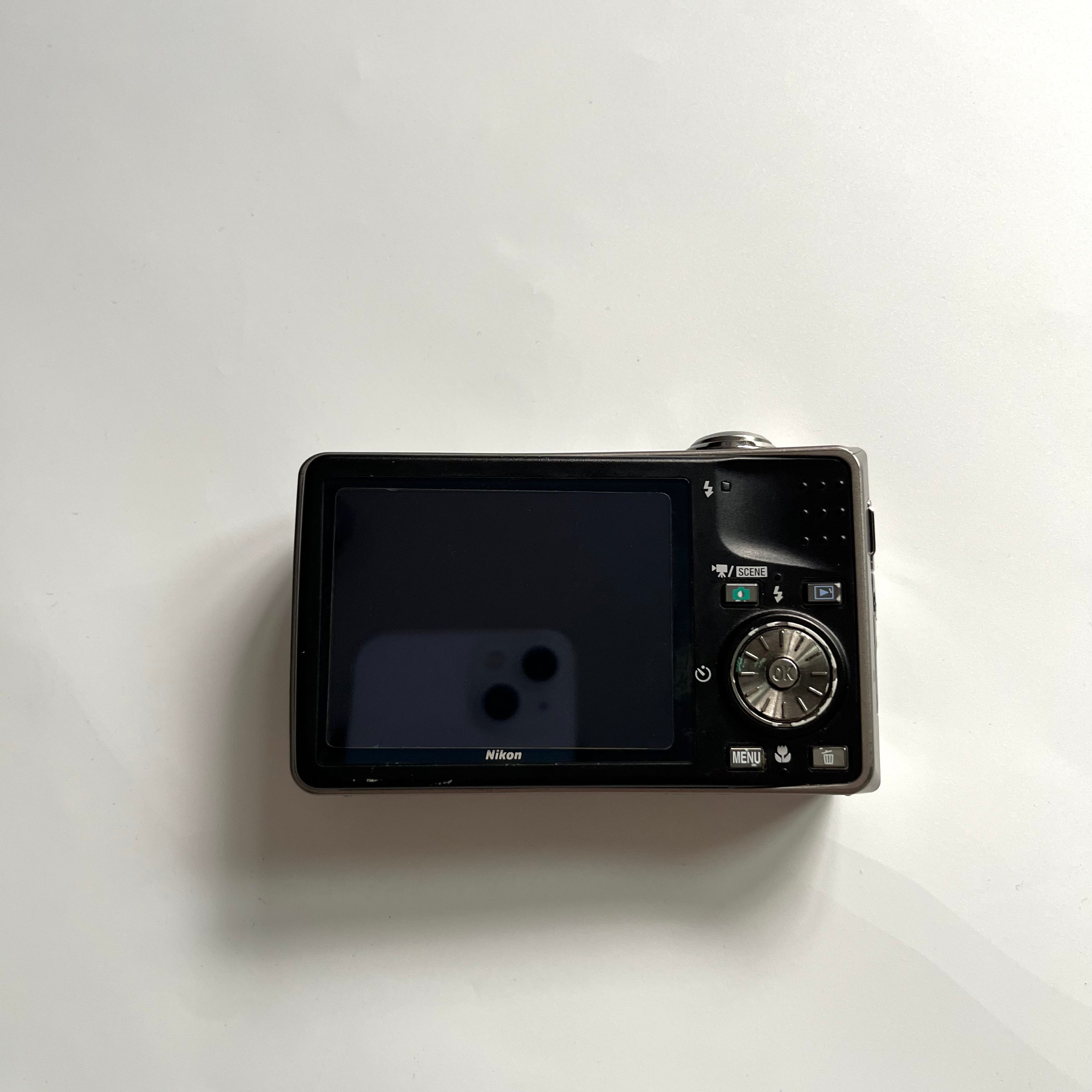 NIKON COOLPIX S630 [SILVER]