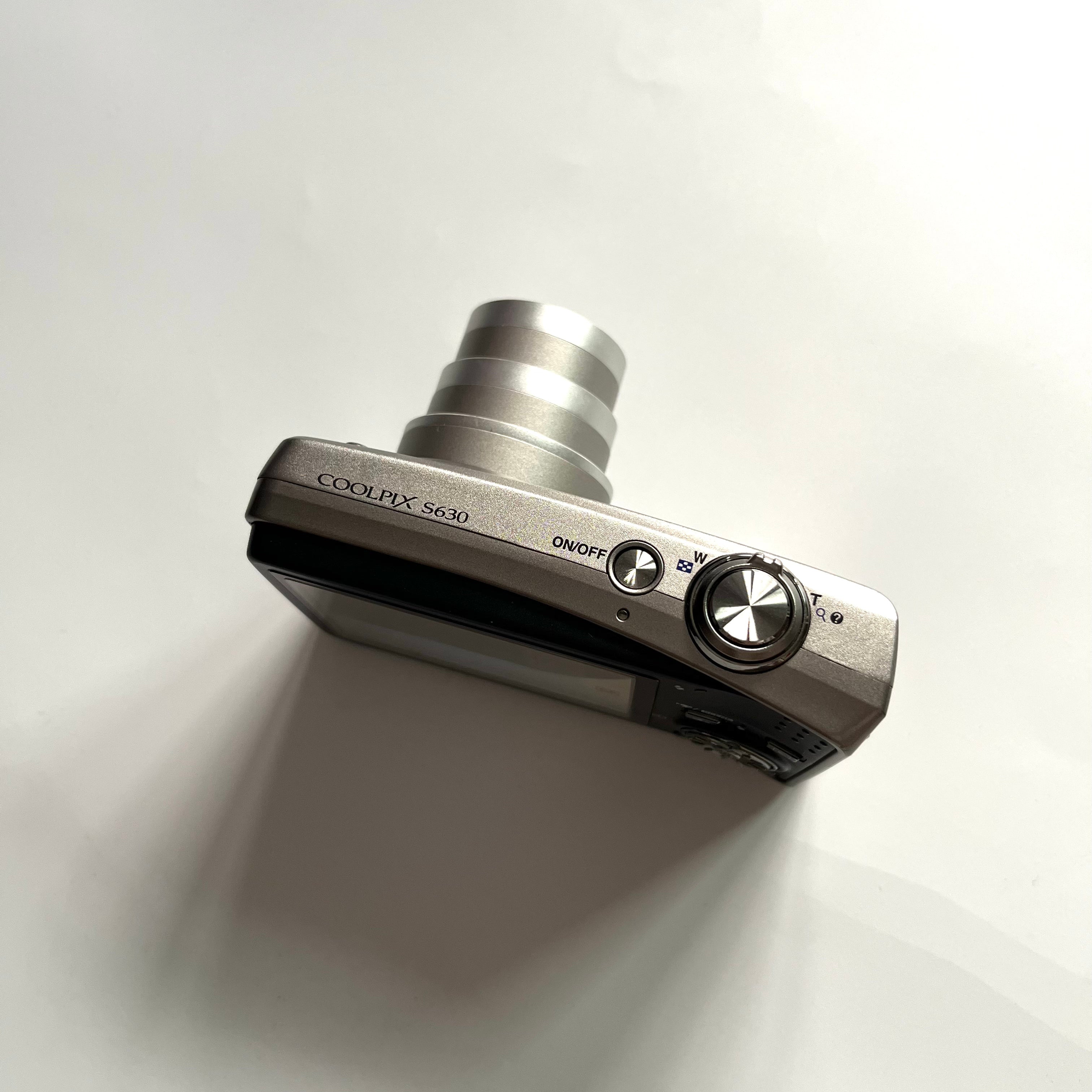 NIKON COOLPIX S630 [SILVER]
